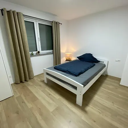 아파트 Gemuetliche 1-zimmer-wohnung 빌린겐슈베닝겐